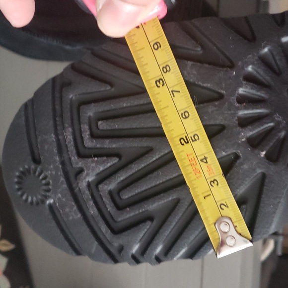 NWOT UGG Classic Short Logo Zip - Picture 13 of 14